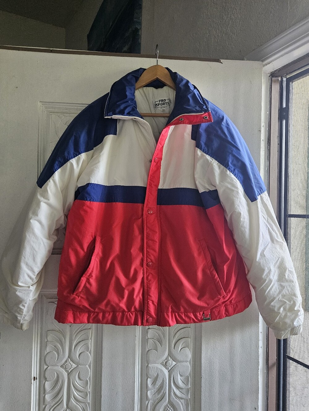 Vintage pro Sports by Fera white, blue, and red color-blocked ski puffer jacket